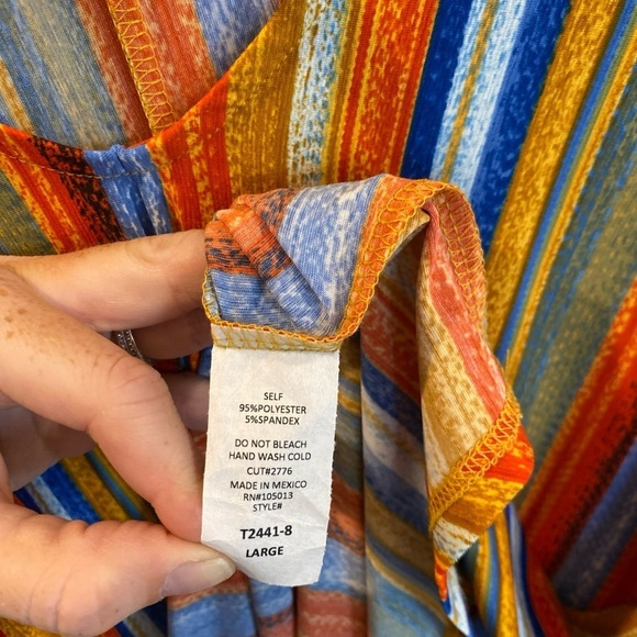 Dear Scarlett Flowy Striped V Neck Top Large Artsy - Picture 4 of 5